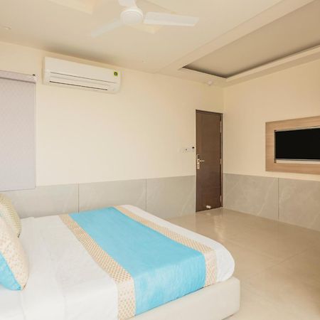 Hotel Star By Star Group- Near Delhi Airport Nova Deli Exterior foto
