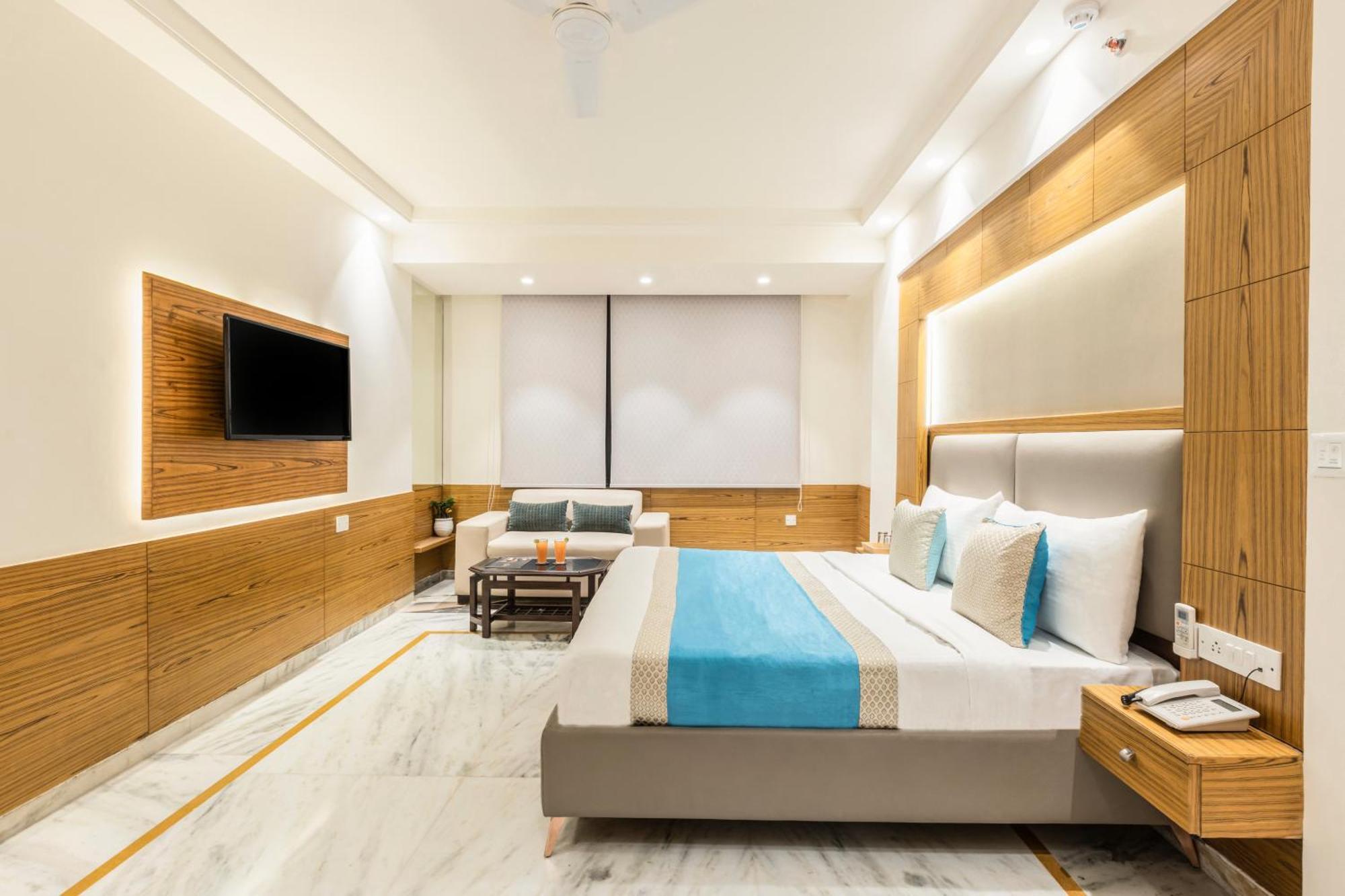 Hotel Star By Star Group- Near Delhi Airport Nova Deli Exterior foto