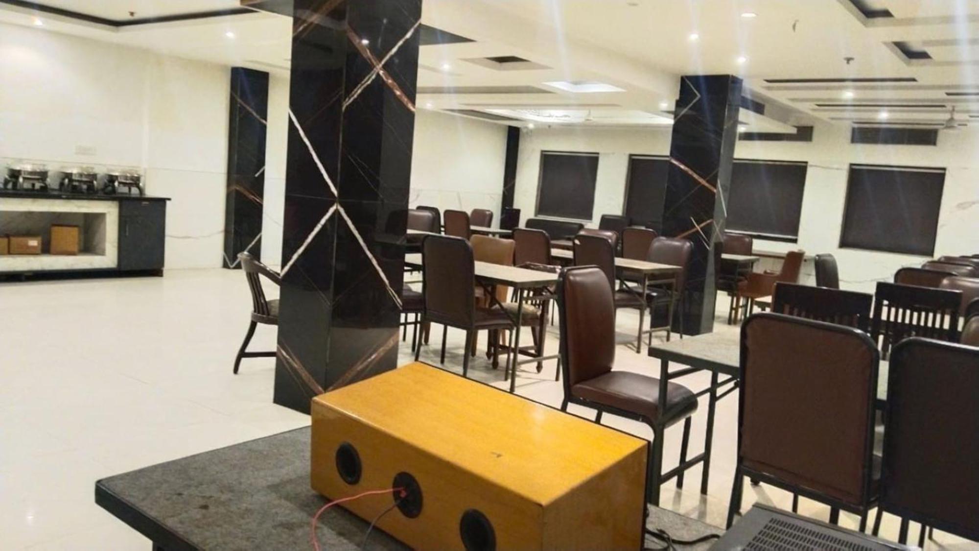 Hotel Star By Star Group- Near Delhi Airport Nova Deli Exterior foto