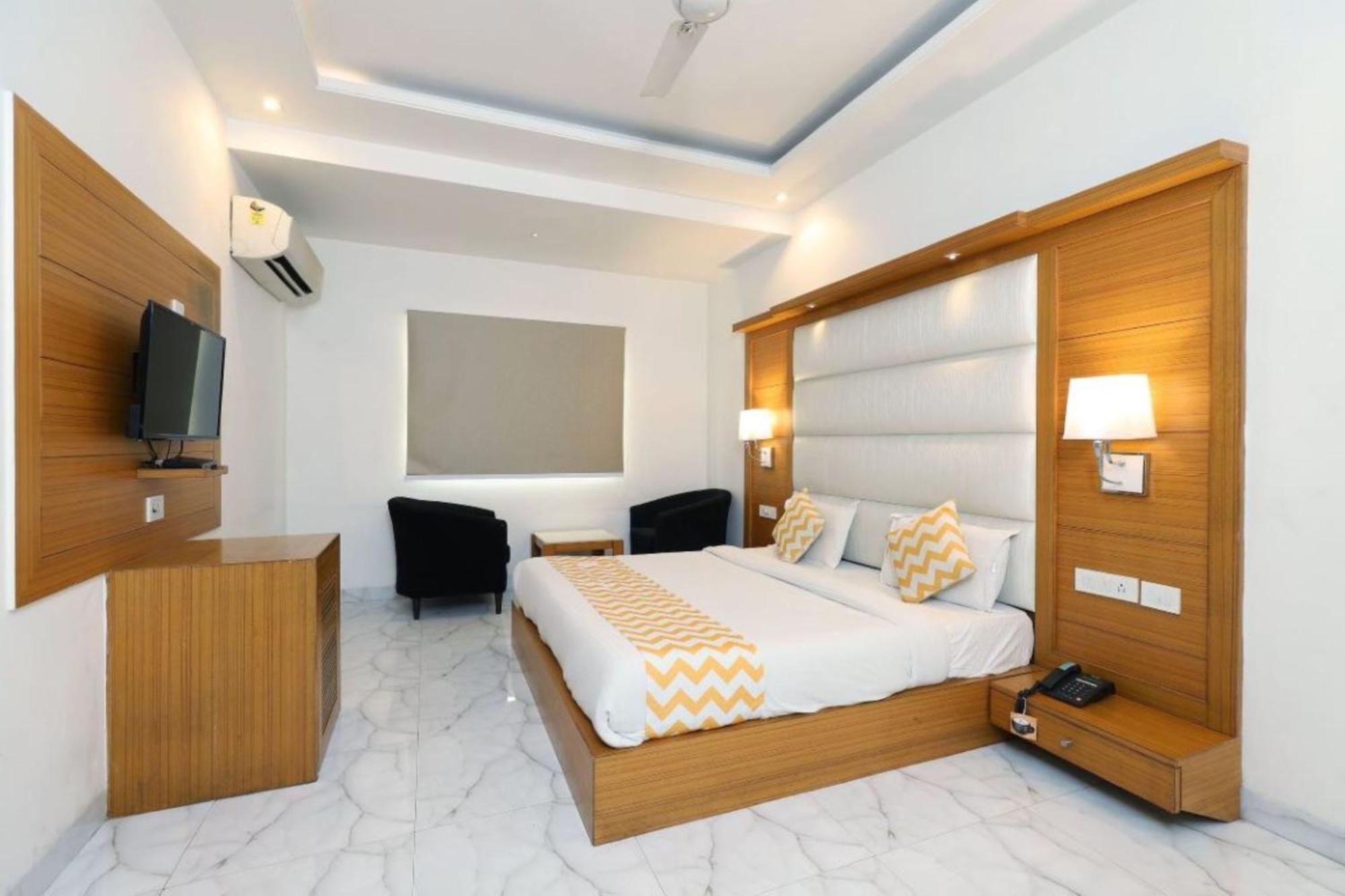 Hotel Star By Star Group- Near Delhi Airport Nova Deli Exterior foto