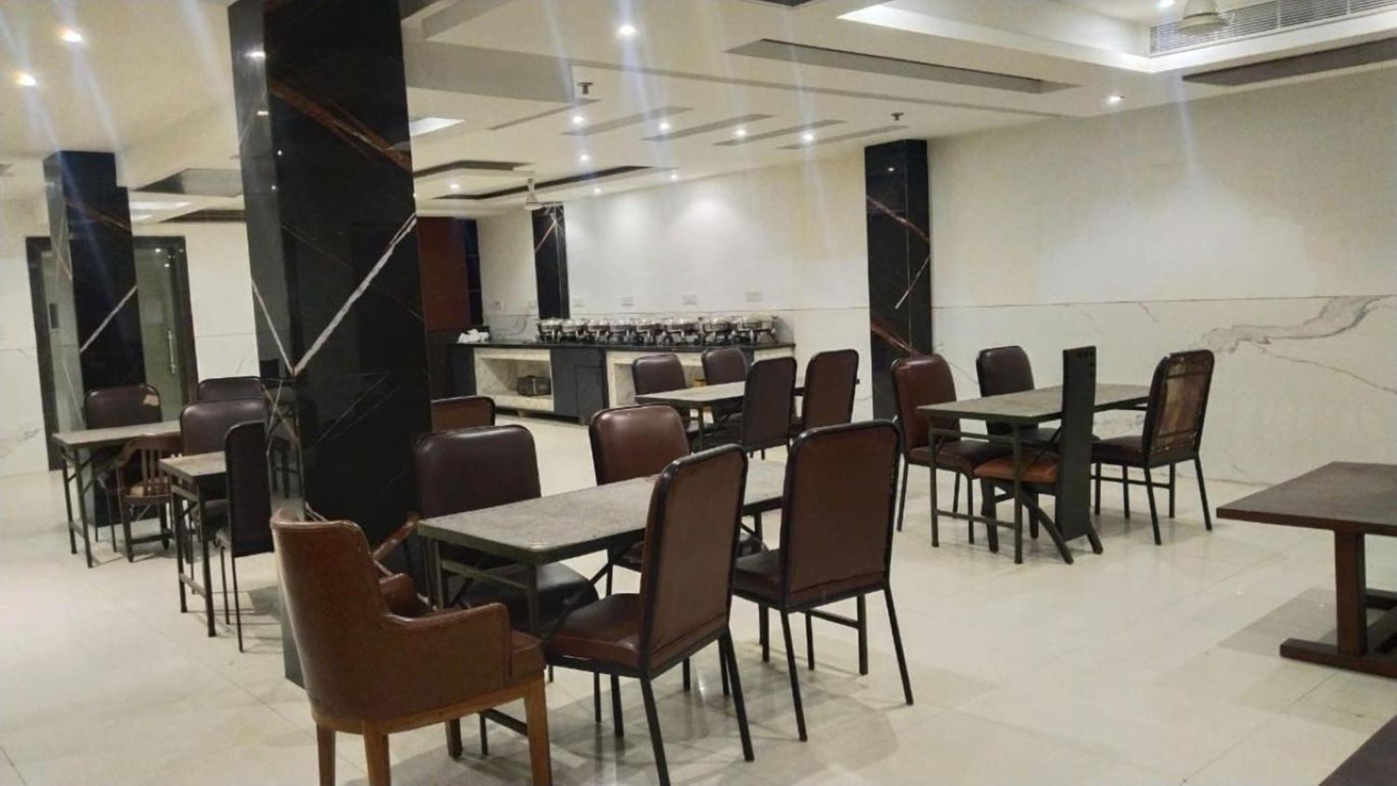 Hotel Star By Star Group- Near Delhi Airport Nova Deli Exterior foto