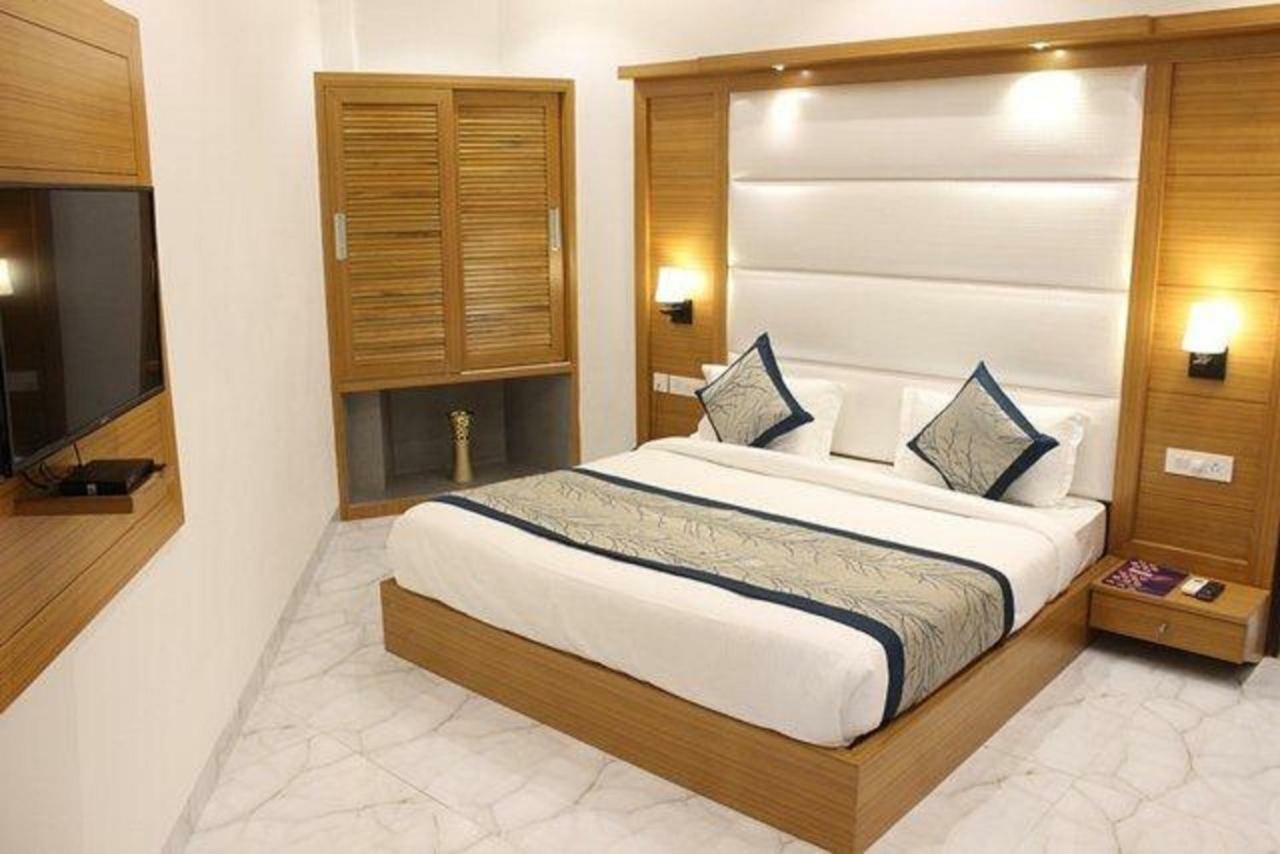 Hotel Star By Star Group- Near Delhi Airport Nova Deli Exterior foto