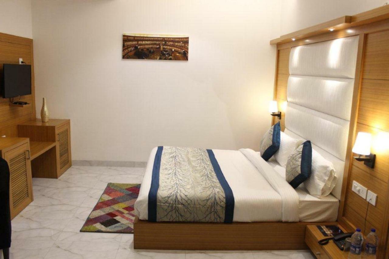 Hotel Star By Star Group- Near Delhi Airport Nova Deli Exterior foto