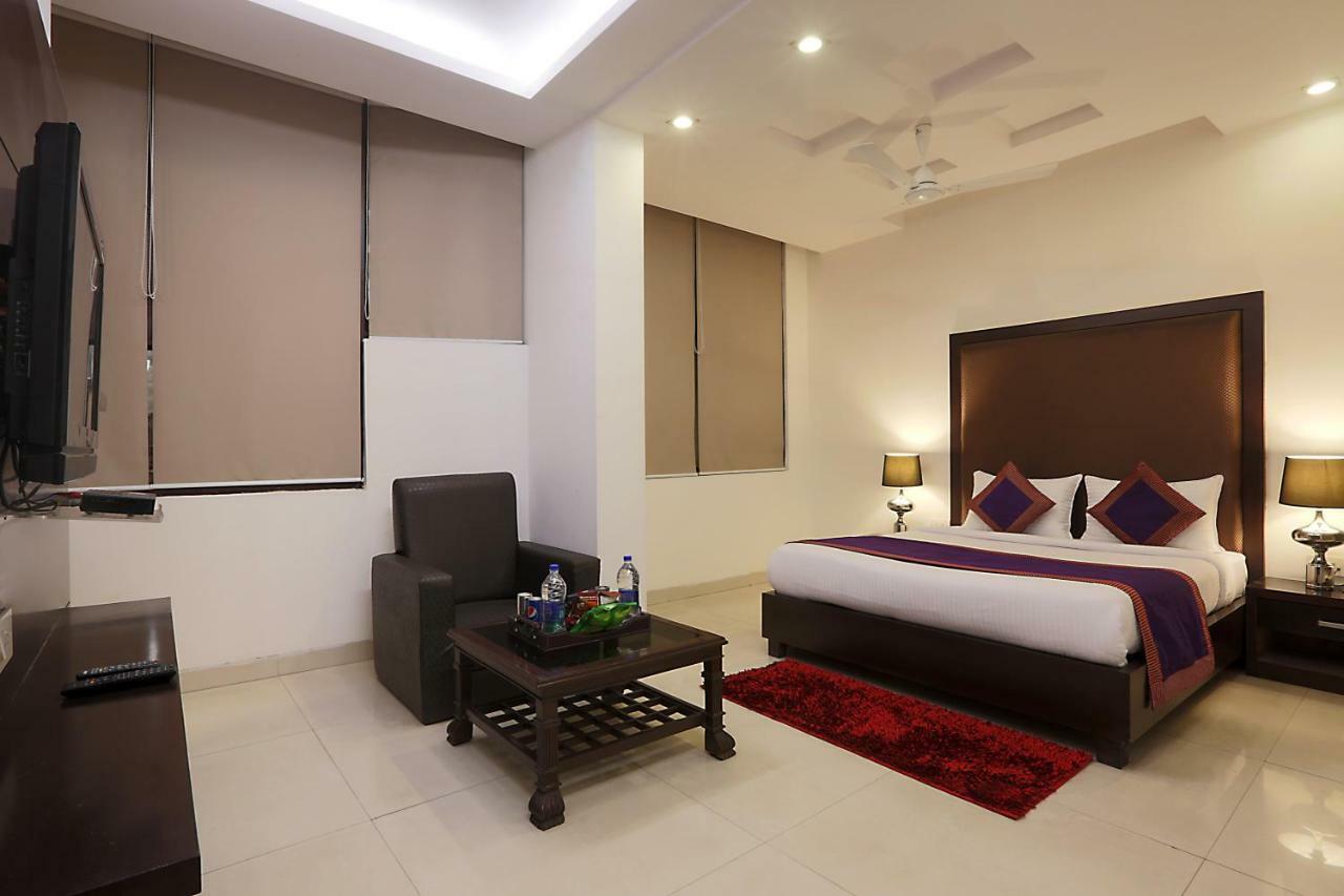 Hotel Star By Star Group- Near Delhi Airport Nova Deli Exterior foto